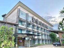 โรงแรม ฮักสกลนคร (Hug Sakon nakhon Hotel)