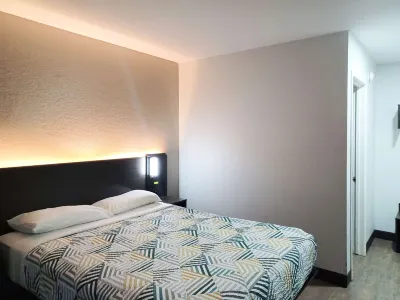 Motel 6 Fresno, CA - Blackstone North Hotels in Fresno