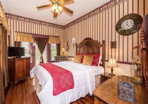 Old Powder House Inn