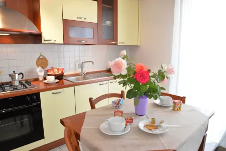 Two-Room Apartment for 3 People with Kitchen and Private Bathroom Отели рядом с достопримечательностью «Casa di Giorgio Vasari»