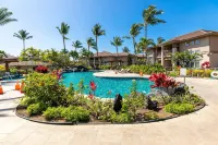 Stylish Villa with Pool Access - Pools