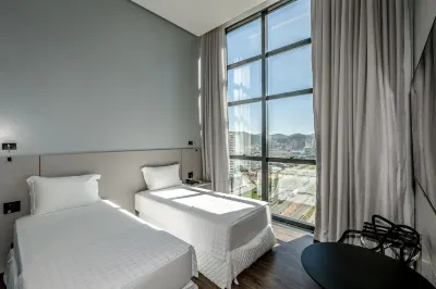 Tri Hotel Premium Itapema فنادق في Itapema