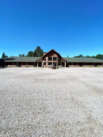 Boulder Bear Motor Lodge