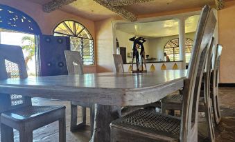 Room in Guest Room - Dolphin Suite 40 m2 in Villa 560 m2, Indian Ocean View