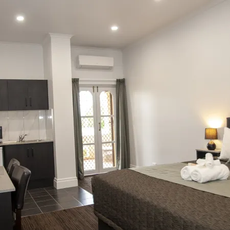 Hydro Hotel Hotels in Griffith