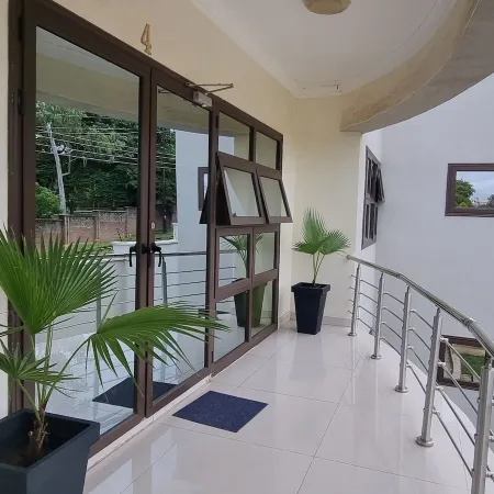 Instahomes by Tru - Villa