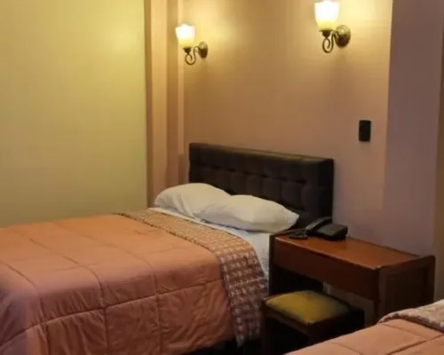 Jomaley , Real Hotel Jomaley โรงแรมในโลคา