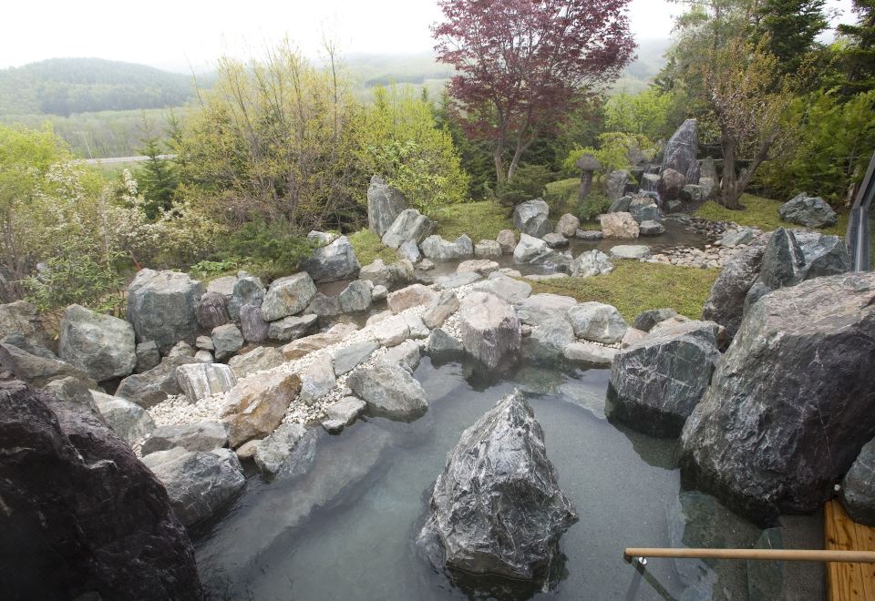 쓰루가 리조트 로비 및 예술 공간