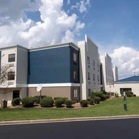 Holiday Inn Express & Suites GREENVILLE AIRPORT by IHG