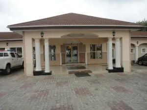 Sdm Tavern and Suites