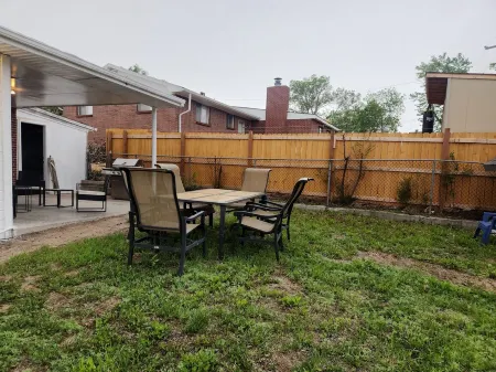 Laid Back Louise - 5 bedrooms, 2 bath