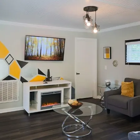 Beautiful Home At Downtown Apex
