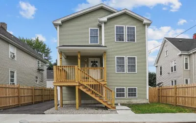 New and Modern Apartment just minutes away from Downtown Providence! Các khách sạn gần Roger Williams Park