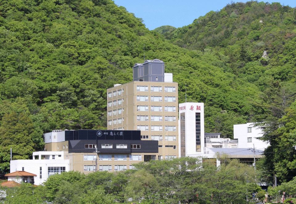 hotel overview picture