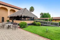 Peaceful studio with game room, pool, sauna, restaurant, basketball, tennis, BBQ Hôtels à : Comte de Collier
