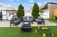 Hot Tub, Sauna and Epic Game Room - Stunning Spacious Retreat