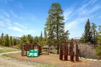 Majestic Views and Wildlife Access - Stunning Mountain Retreat فنادق في Fraser