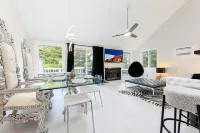 Golf Course Access and Luxurious Amenities - Stunning Unique Retreat Hotels in Whitewater