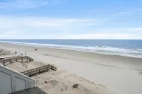 Endless Views and Premium Linens - Gorgeous Oceanfront Escape