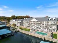 Breathtaking Cove Views and Spacious Living Areas - Stunning Lake Retreat