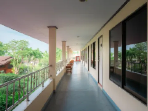 เกาะลอย โกลเด้น ปาร์ค โรงแรมในตาก