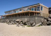 Private Hot Tub and Direct Beach Access - Stunning Oasis