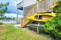 Waterfront home on a sound canal with shallow dock & sunset views - 2 dogs OK