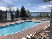Inn Building Condo #112 -updated beautiful condo Hotel a Garden City