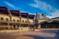 Tahoe retreat with private hot tub, wood stove, deck, & grill