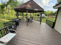 Lots of Beds Huge Deck and a Short Walk to the Lake. It’s Time to be on the Lake Hotel a Stone County