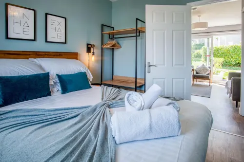 Bayview 87 - 2 Bedroom Chalet - Bayview Oxwich - Chalets