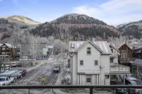 Direct River Access and Saltwater Pool - Elegant Outdoor Haven