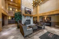 Hot Tub, Pool and Mountain Views - Charming Alpine Retreat Hôtels à : Comte de Summit