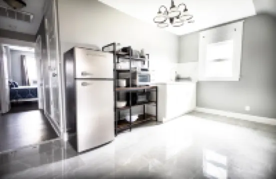 Cozy Getaway with Full Kitchen - Inviting Urban Retreat