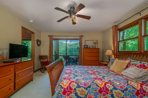 Enchanting Views and Cozy Deck - Charming Mountain Escape Hotels in Polk County