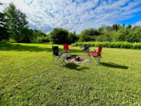 Breathtaking Mountain Views and Cozy Fireplace - Charming Retreat