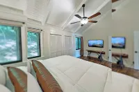 Cozy Fireplace and Scenic Wooded Views - Charming Cabin Retreat