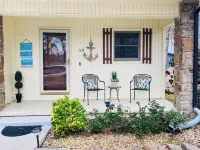 Serene Partial Lakeview Kayaks Access to Golf, Lakes, Hiking and More.