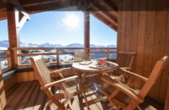 Prestigious ski-in/ski-out apartment with panoramic view