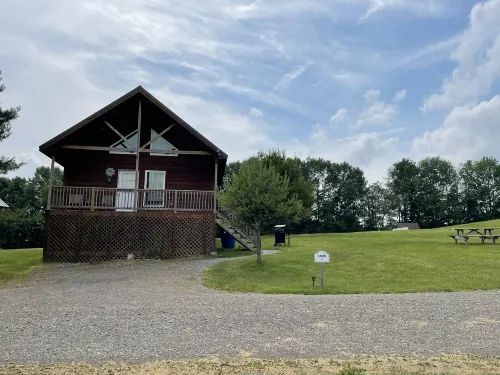 Stylish Retreat - Fireplace, Porch, Fire Pit, WiFi, Grill Hotel di Hartwick