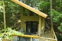 Squirrel Kit-Hillside Cottage Hotels in Campton