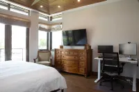 Outdoor Patio, Firepit, and Short Walk to Beach - Gorgeous Custom Oasis