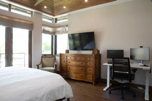 Jewel in SB: Walk to the Beach, Enjoy the Outdoor Patio & Firepit!