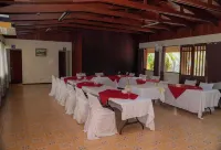 Hotel Las Espuelas, Bar & Restaurant Hotels in Ліберія