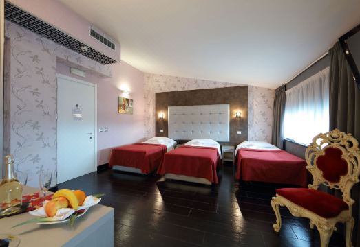 호텔 릴랙스 롬 노드 외관 이미지