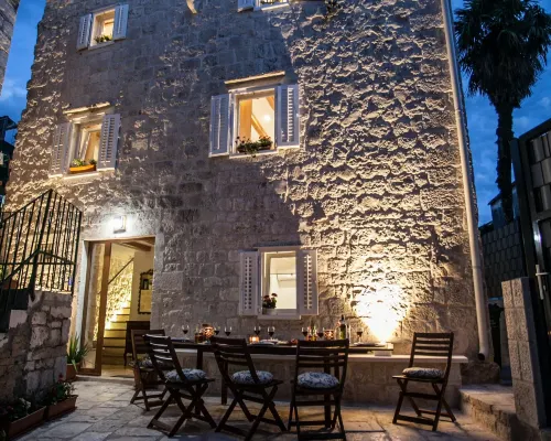 Townhouse Lucia Hotele w: Trogir