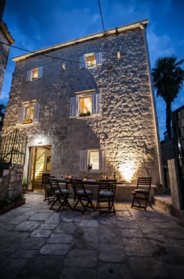 Townhouse Lucia Hotels in 