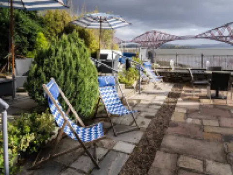 Orocco Pier Hotels in Queensferry