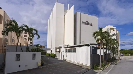Hotel Sunset Terrace Отели рядом с достопримечательностью «Aloha Divers Okinawa»