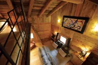 La Maison de Dolphe Chalet de Charme & Art Gallery Hotels in Ayas